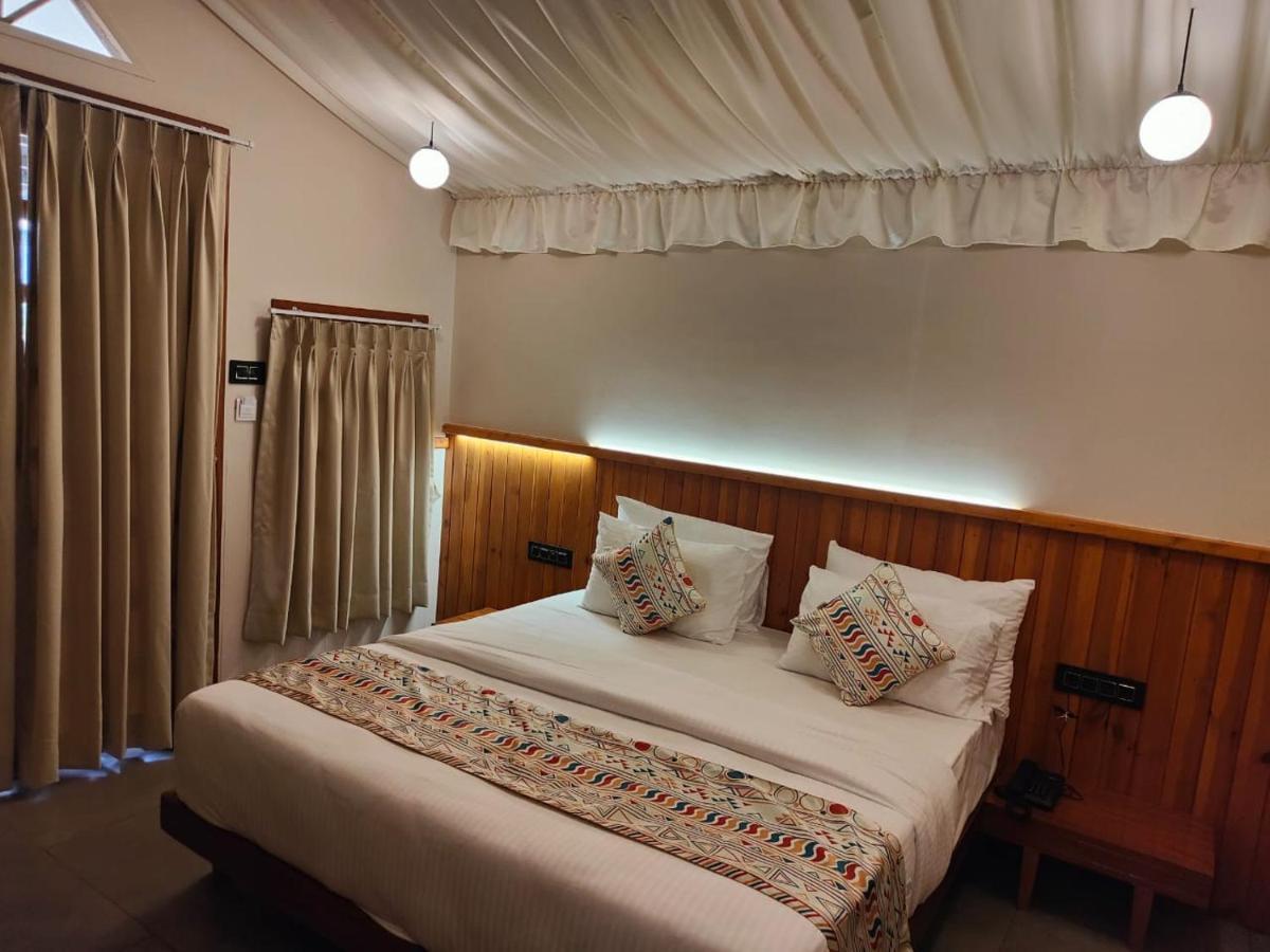 Nirvana Resort And Restaurant Garudeshwar Exteriör bild