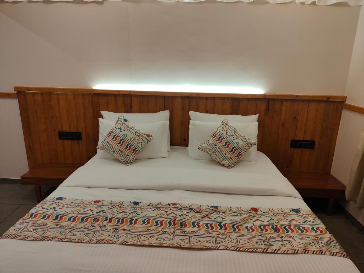 Nirvana Resort And Restaurant Garudeshwar Exteriör bild