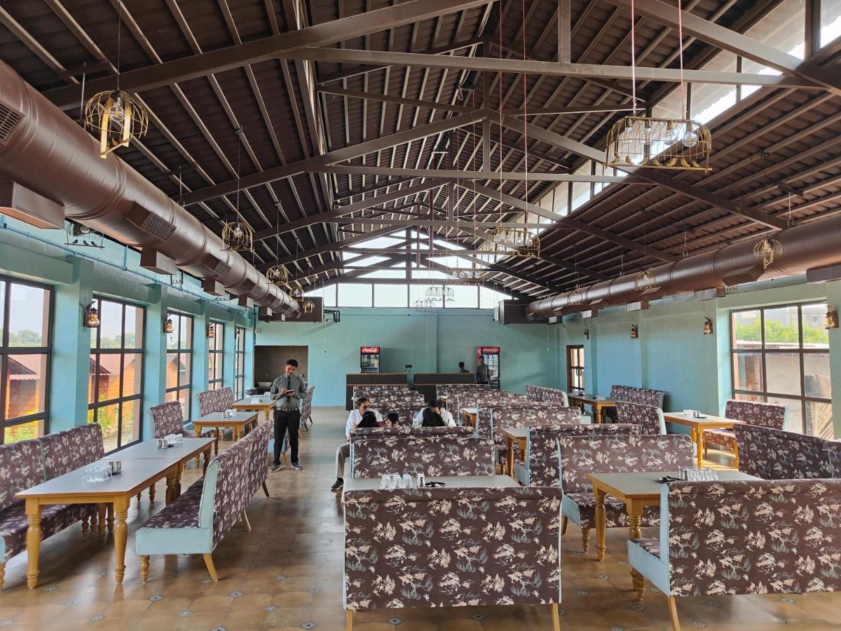 Nirvana Resort And Restaurant Garudeshwar Exteriör bild
